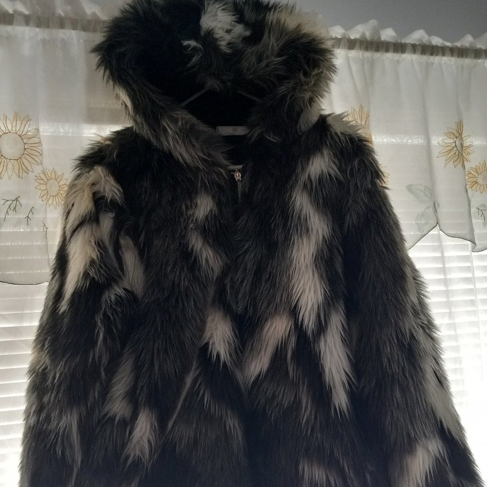 Faux Fur coat with fleece lining - Med